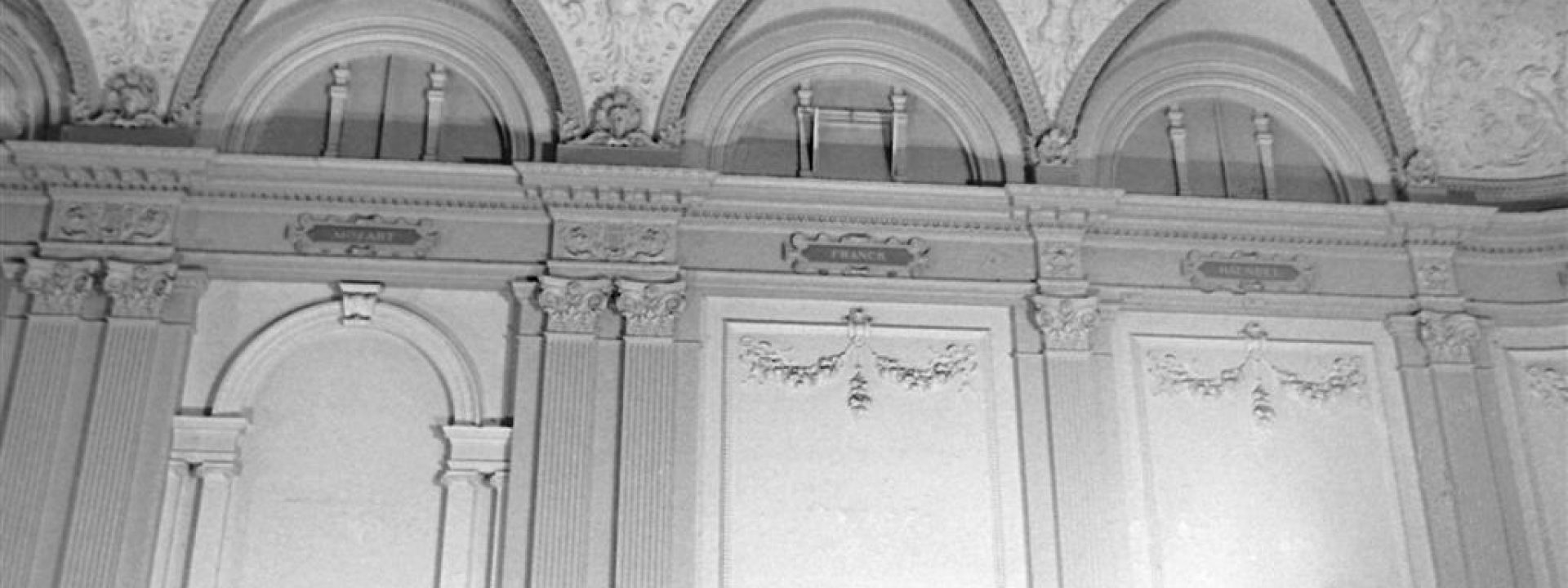 De Harmonie ornamenten concertzaal