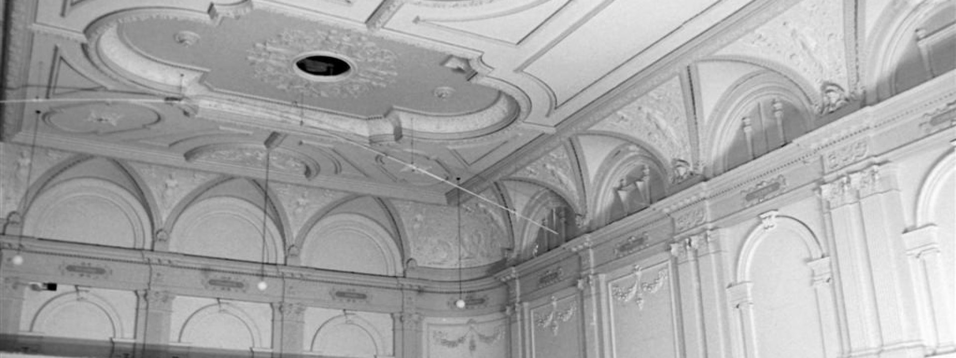 De Harmonie plafond concertzaal